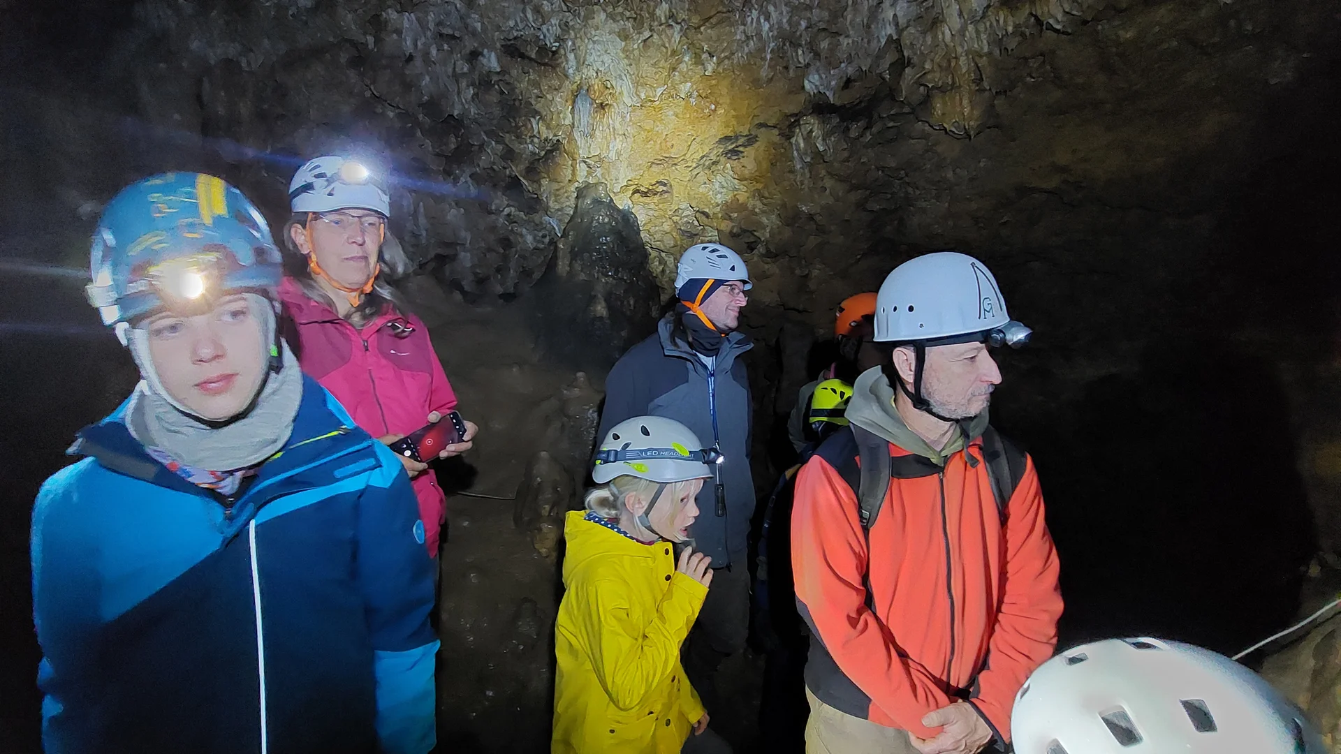 2024 Besuch der Mühlheimer Felsenhöhle | © DAV Tuttlingen/Rainer Rötzer