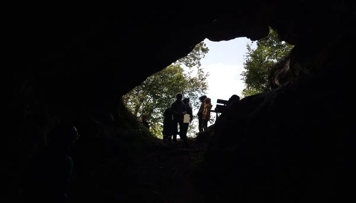 2024 Besuch der Mühlheimer Felsenhöhle | © DAV Tuttlingen/Rainer Rötzer