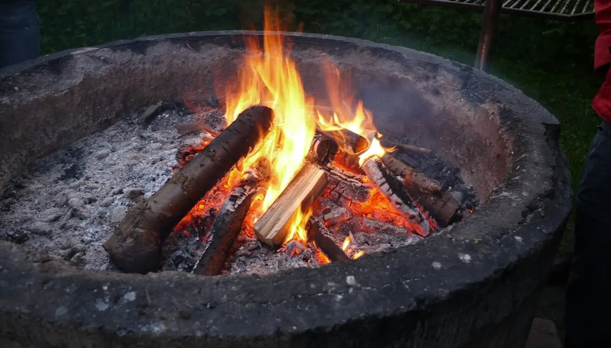 DAV Sommerfest  Grillfeuer  | © DAV Tuttlingen/Norbert Münch